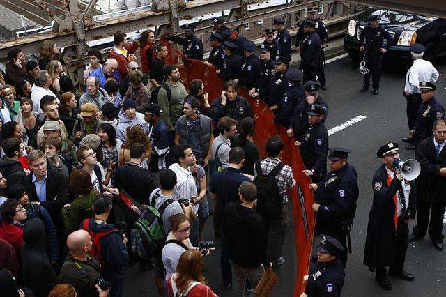 Shortly before the mass arrests on the Brooklyn Bridge in 2011